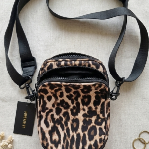 شنطة كروس صغيرة