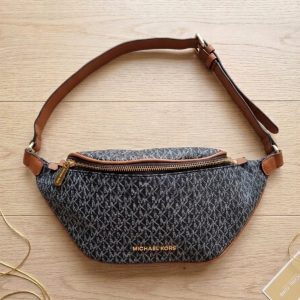 شنتة خصر ماركة مايكل كورس