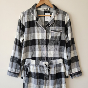 بيجامة ماركة Delta