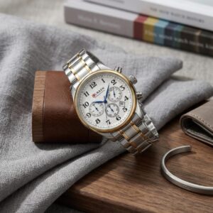 ساعة يد CURREN رجالية تتناغم مع لونين فضي وذهبي ومينا ابيض