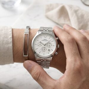 ساعة يد IBSO رجالية بلمساتها الفضية الفاخرة مينا ابيض