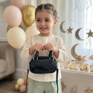 شنتة miumiu بناتية باللون الاسود