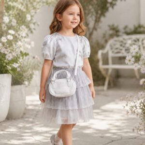 شنتة ماركة miumiu باللون الأبيض